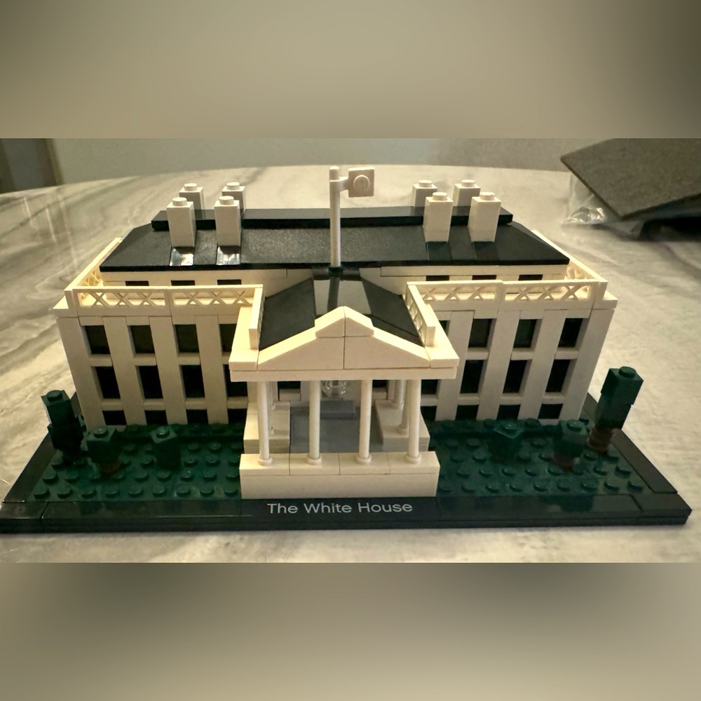 Lego Architecture White House retired